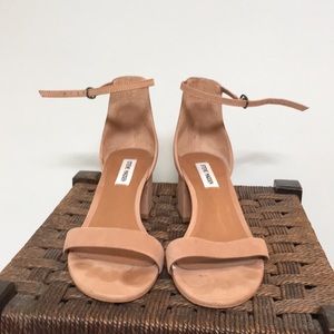 Nude Steve Madden block heels size 9.5